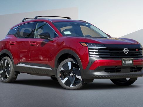 New 2026 Nissan Kicks SR w/ Cold Weather Package image 2