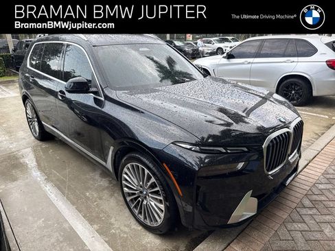 Used 2025 BMW X7 xDrive40i AWD/4WD image 1