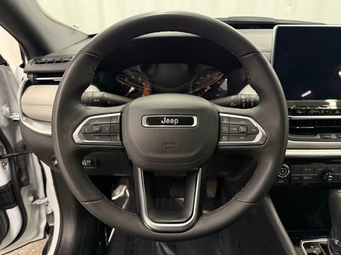 Used 2025 Jeep Compass Limited AWD/4WD image 12