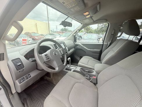 Used 2016 Nissan Frontier SV RWD image 11