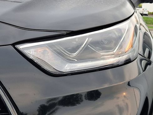Used 2024 Toyota Highlander Platinum AWD/4WD image 10