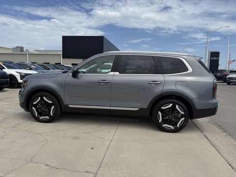 Certified 2024 Kia Telluride EX w/ EX Captain's Chair Package FWD image 8