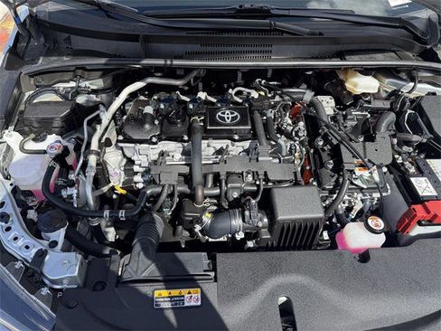 Certified 2025 Toyota Corolla XLE image 27