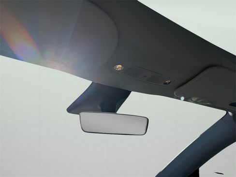 Used 2021 Tesla Model Y Long Range image 21