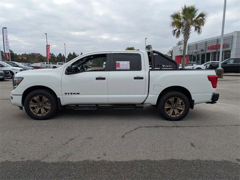 Used 2024 Nissan Titan SV w/ SV Bronze Edition Package image 6