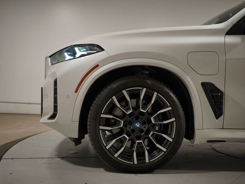 Used 2024 BMW X5 xDrive50e w/ M Sport Package AWD/4WD image 2