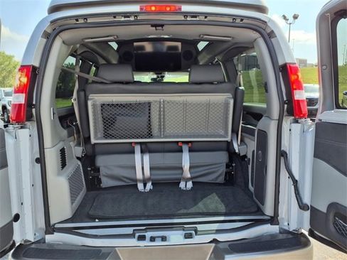 New 2025 GMC Savana 2500 w/ Driver Convenience Package image 33
