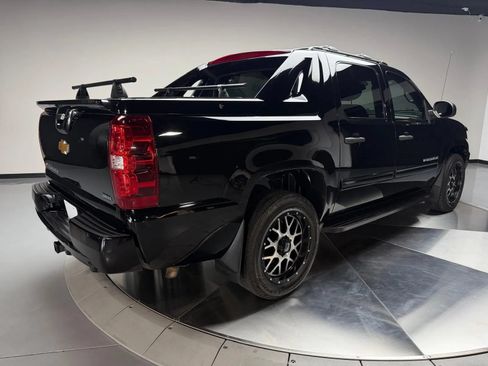 Used 2012 Chevrolet Avalanche LS AWD/4WD image 2
