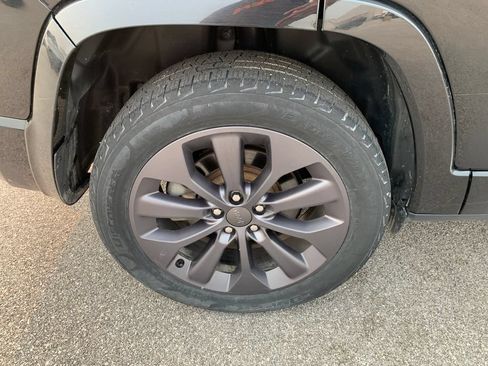 Used 2021 Jeep Cherokee High Altitude AWD/4WD image 9
