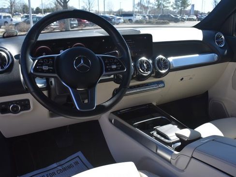 Used 2022 Mercedes-Benz GLB 250 4MATIC image 19