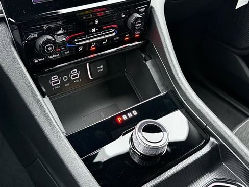 New 2025 Jeep Grand Cherokee Altitude AWD/4WD image 8