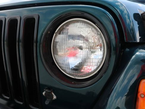 Used 1998 Jeep Wrangler SE AWD/4WD image 89