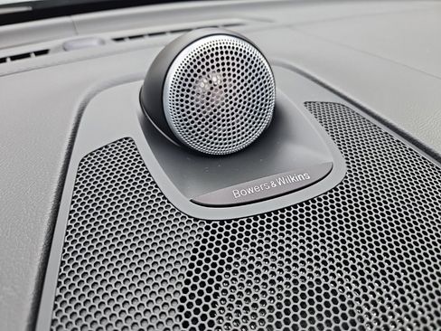 Certified 2025 Volvo XC60 T8 Polestar image 29