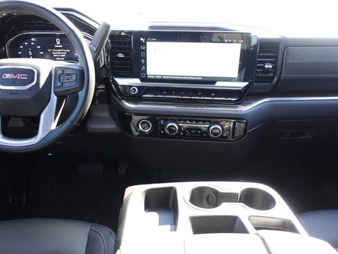Used 2024 GMC Sierra 1500 Elevation image 41