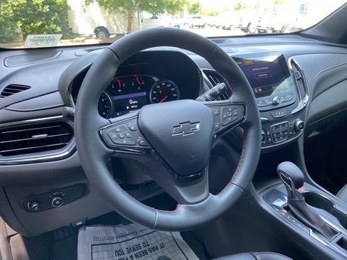 Used 2024 Chevrolet Equinox RS w/ RS Leather Package FWD image 17