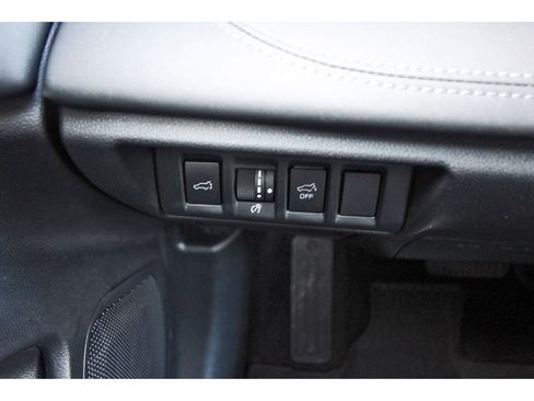 Used 2022 Subaru Outback Limited image 22