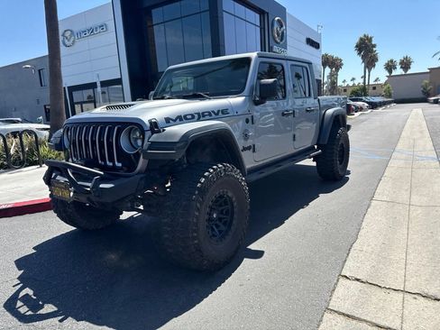 Used 2020 Jeep Gladiator Mojave AWD/4WD image 2