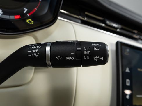 Used 2023 Land Rover Range Rover Long Wheelbase Autobiography image 63