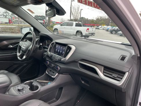 Used 2022 GMC Terrain SLT w/ Tech Package image 29
