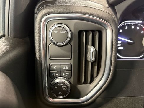 Used 2022 GMC Sierra 1500 Elevation image 18