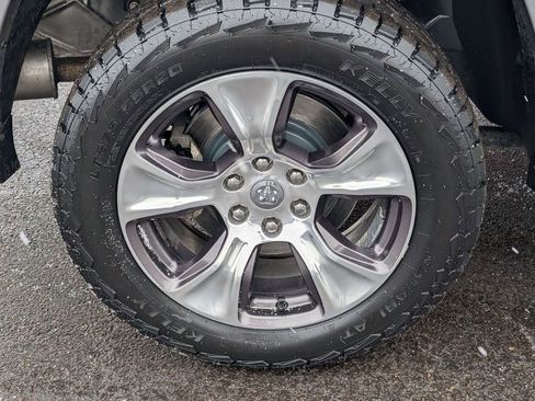 Used 2019 RAM 1500 Laramie image 13