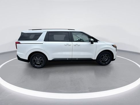 New 2026 Kia Carnival EX image 9
