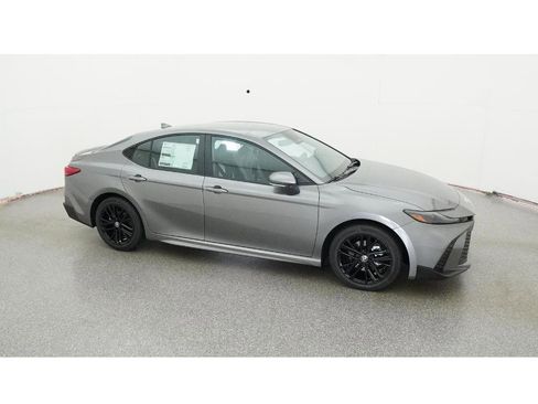 New 2026 Toyota Camry SE image 12