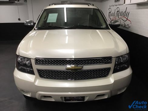 Used 2011 Chevrolet Avalanche LTZ image 4