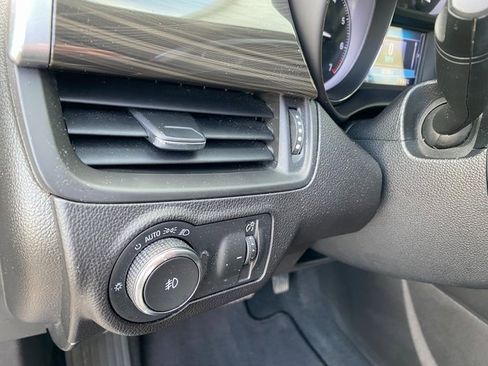 Used 2020 Buick Envision Essence w/ LPO, Road Trip Package image 21