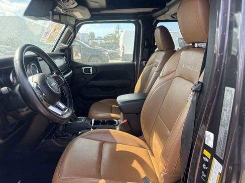 Used 2021 Jeep Wrangler Unlimited Rubicon AWD/4WD image 9