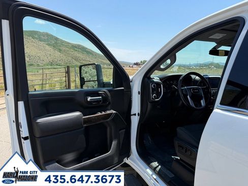 Used 2020 GMC Sierra 2500 SLE w/ Preferred Package AWD/4WD image 12
