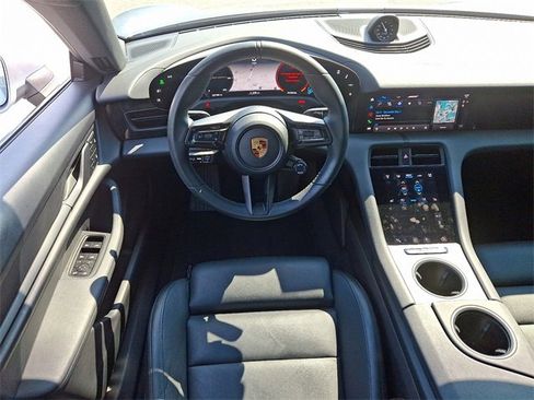 Used 2023 Porsche Taycan image 11