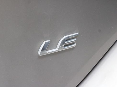 Used 2015 Toyota Corolla LE FWD image 8