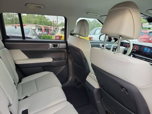 Used 2024 Hyundai Santa Fe SEL FWD image 32