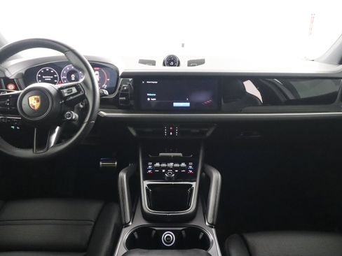Used 2025 Porsche Cayenne S AWD/4WD image 13