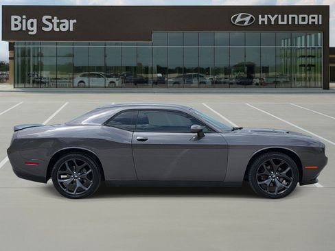 Used 2020 Dodge Challenger SXT w/ Blacktop Package RWD image 5