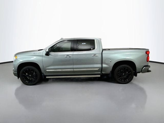 Used 2025 Chevrolet Silverado 1500 High Country AWD/4WD image 4