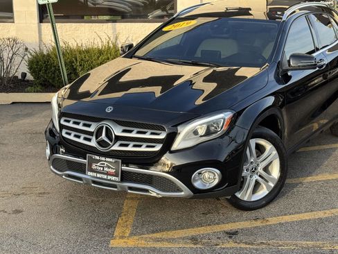 Used 2019 Mercedes-Benz GLA 250 4MATIC image 3
