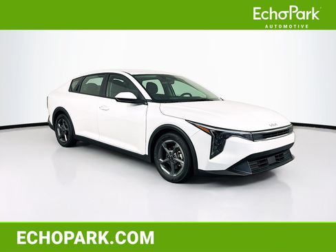 Used 2025 Kia K4 FWD image 1