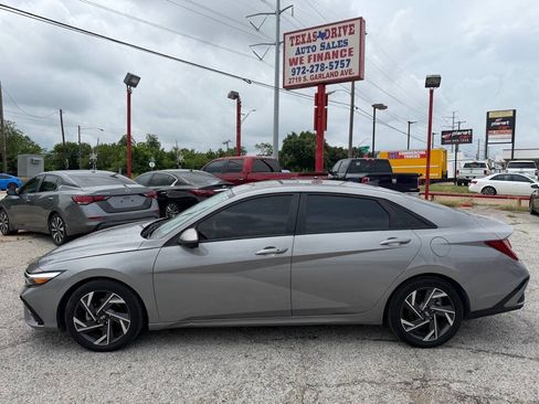 Used 2024 Hyundai Elantra Limited FWD image 4