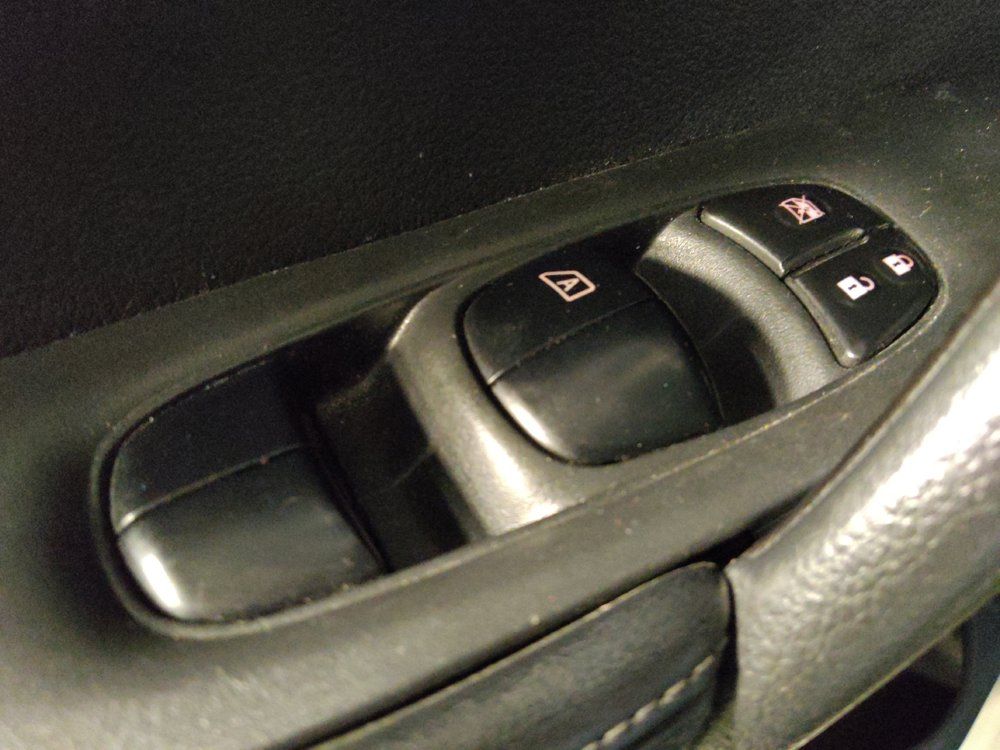 Used 2018 Nissan Rogue S FWD image 27