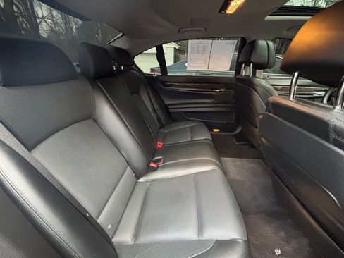 Used 2014 BMW 750Li w/ Executive Package image 16