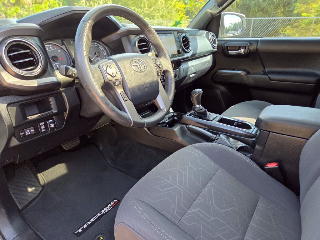 Certified 2017 Toyota Tacoma TRD Sport w/ Premium & Technology Package AWD/4WD image 25