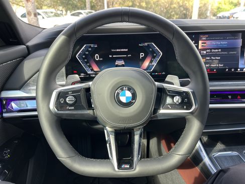 Used 2025 BMW 760i xDrive w/ Executive Package AWD/4WD image 18