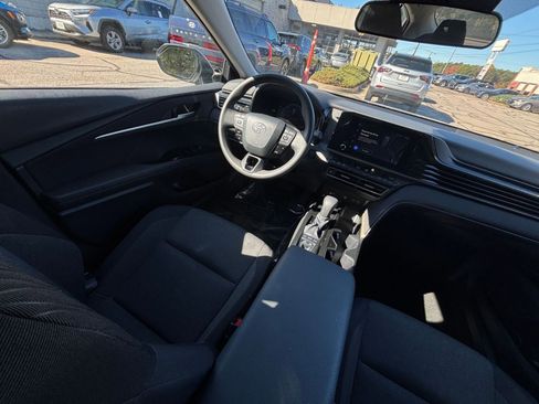 Used 2025 Toyota Camry LE image 38