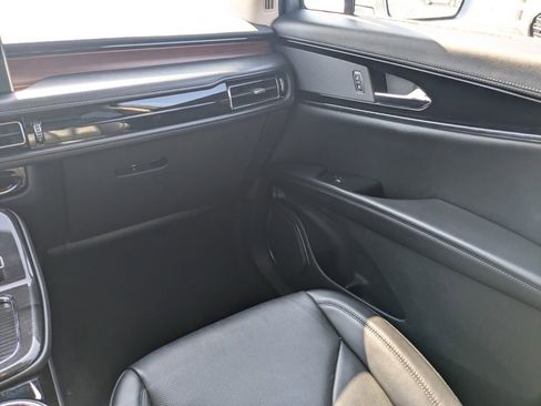 Used 2023 Lincoln Nautilus Reserve image 17