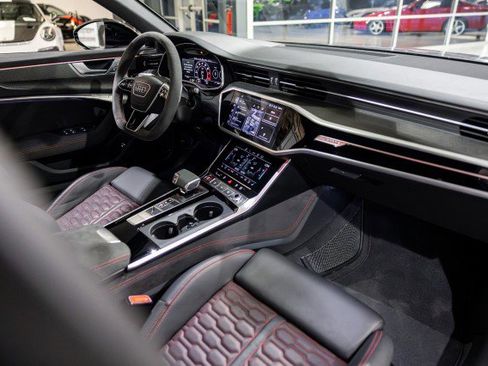 Used 2025 Audi RS 6 performance w/ Black Optic Package image 32