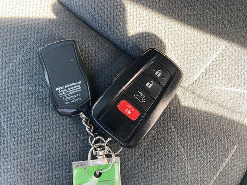 Used 2020 Toyota RAV4 XLE w/ Convenience Package image 38