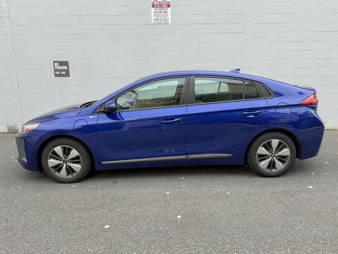 Used 2019 Hyundai Ioniq Plug-In Hybrid FWD image 3