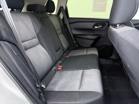 Used 2024 Nissan Rogue SV AWD/4WD image 21